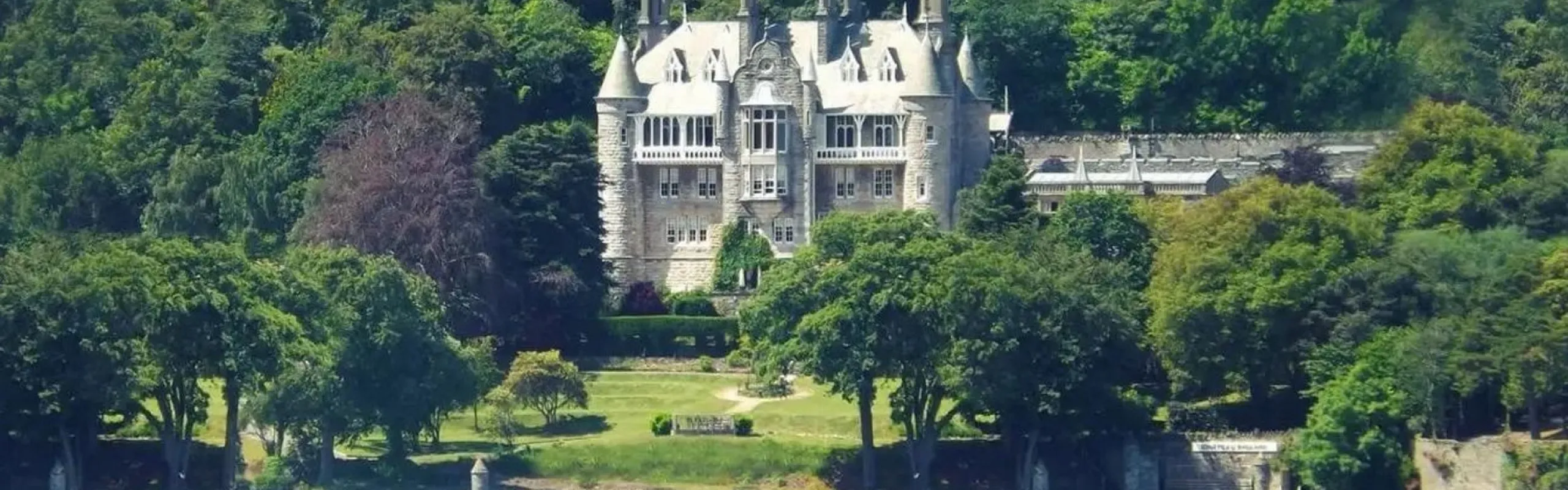 Chateau Rhianfa Wedding Chauffeur Service