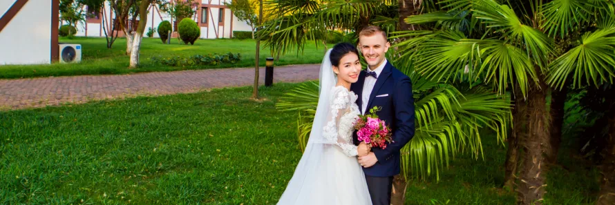 Luxury Mercedes S-Class provided by Manner Borne for a premier Carden Park Wedding Chauffeur Service in the Cheshire countryside.