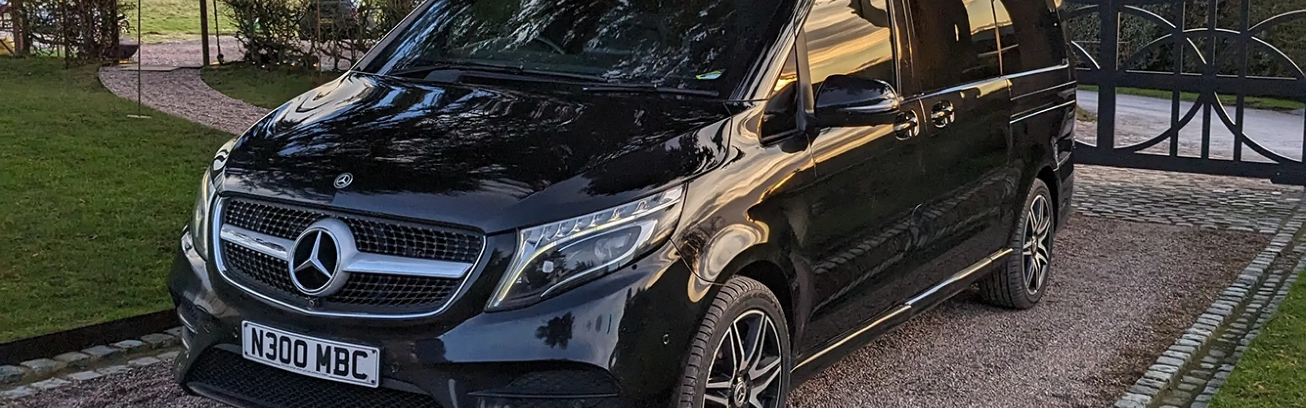 The Essential Role of a Funeral Chauffeur Service